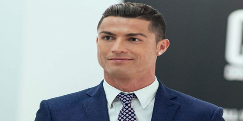 Cristiano Ronaldo một trong những cầu thủ đẹp trai nhất hành tinh